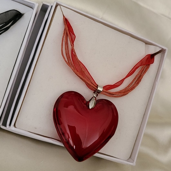 2 pcs. Heart Shape Necklace - Picture 3 of 7